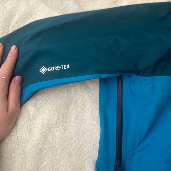 Mountain hardware exposure/2 GORE-TEX active jacket - Picture 3 of 9